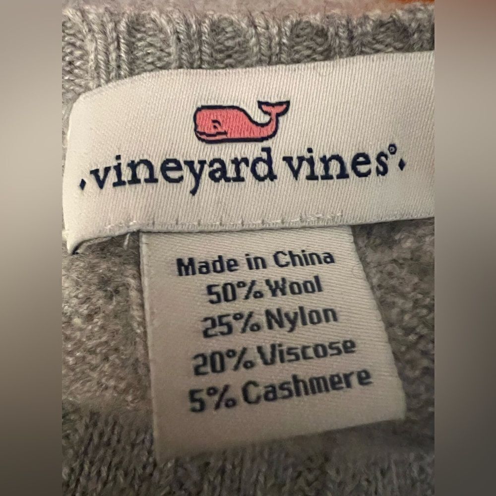 NWOT Vineyard Vines Sweater - Picture 5 of 5